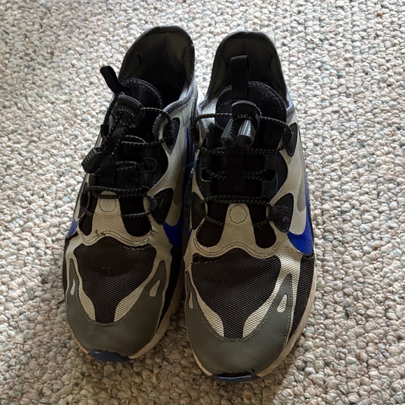 Nike Men's Black and Blue Sneakers - Picture 2 of 4